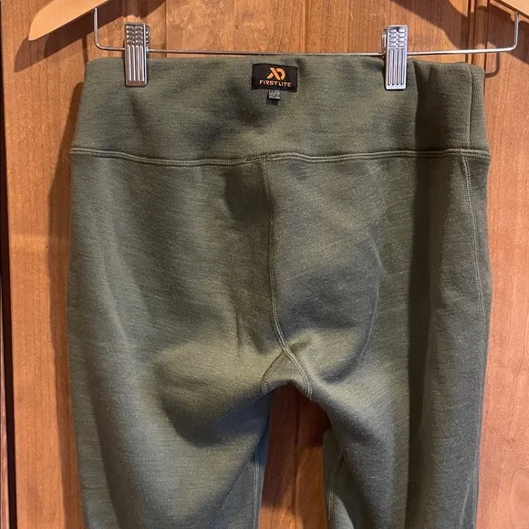 First Lite Women’s Furnace baselayer - Picture 2 of 4